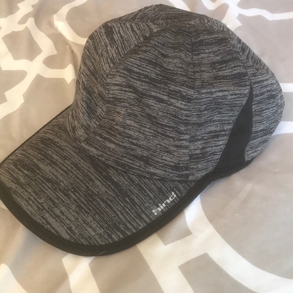 hind running hat